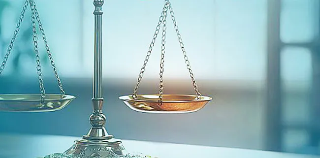 Justizwaage als Symbol für das Einheitliche Patentgericht (UPC) und aktuelle Entwicklungen im europäischen Patentrecht bei BOEHMERT & BOEHMERT